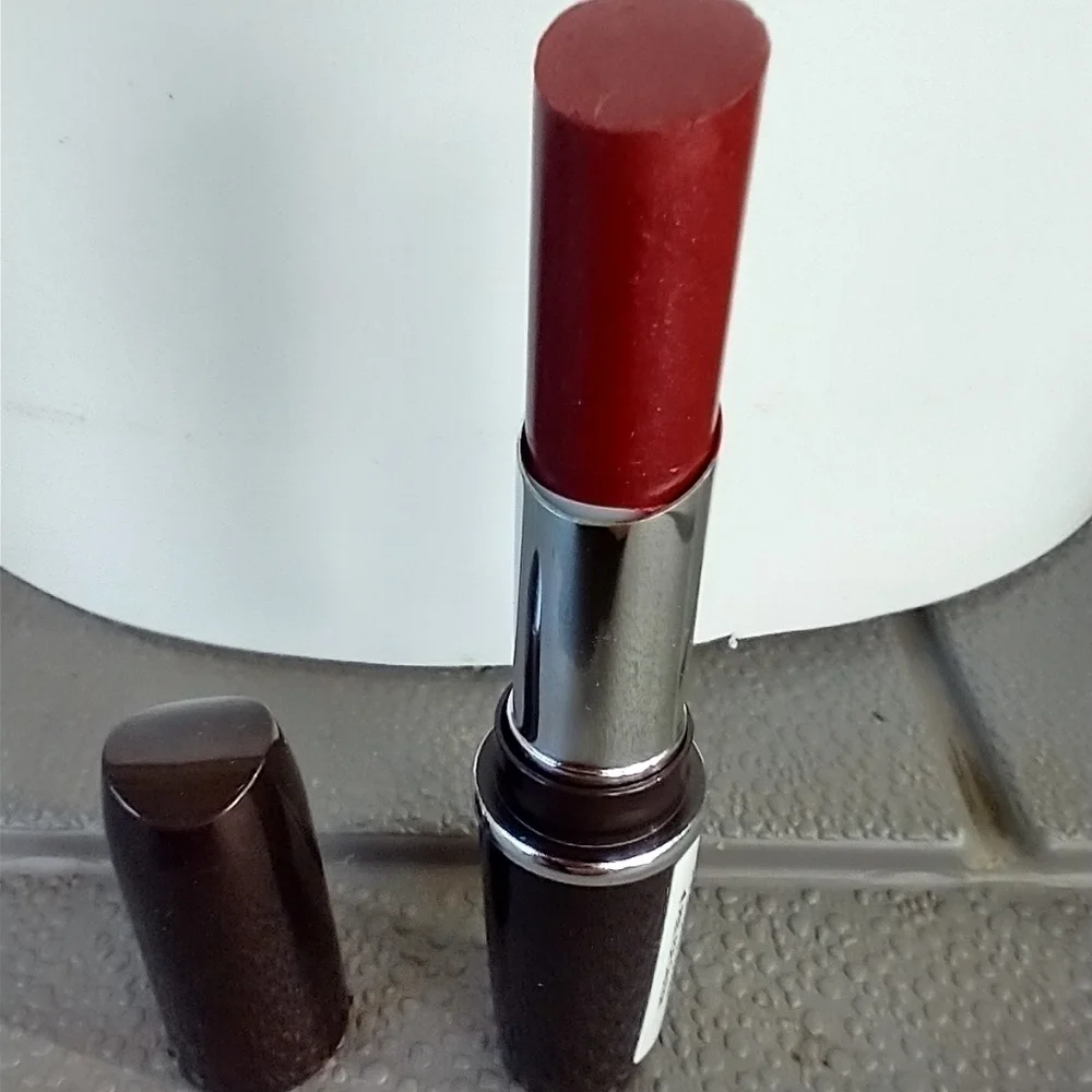 Volume xl seduction plumping lip color 520 crimson